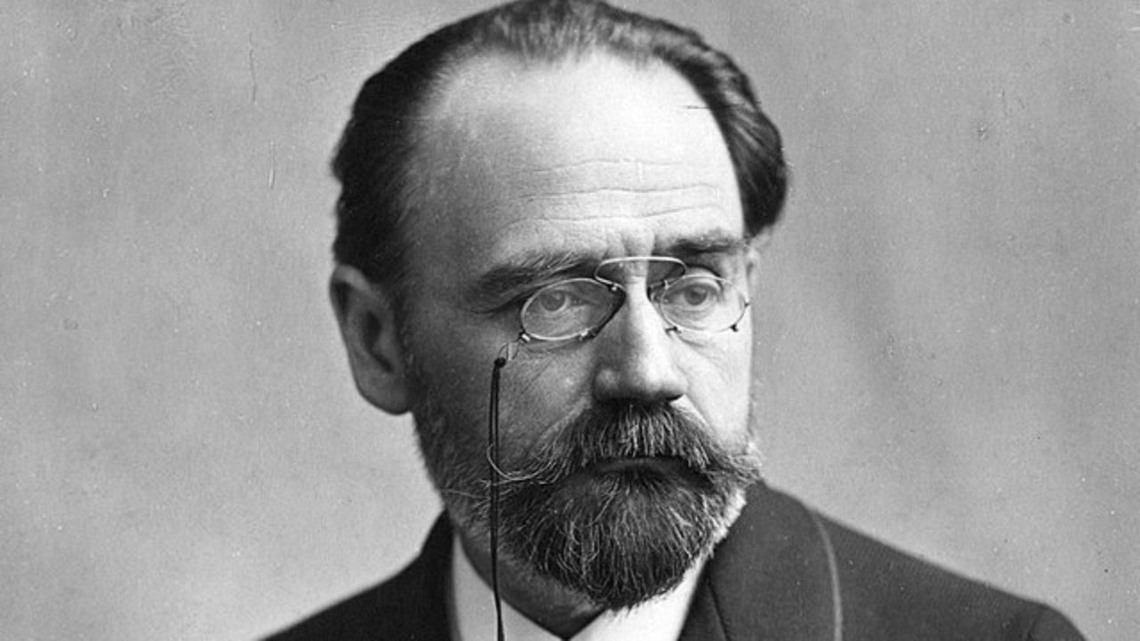 El escritor francés Émile Zola (1840-1902)