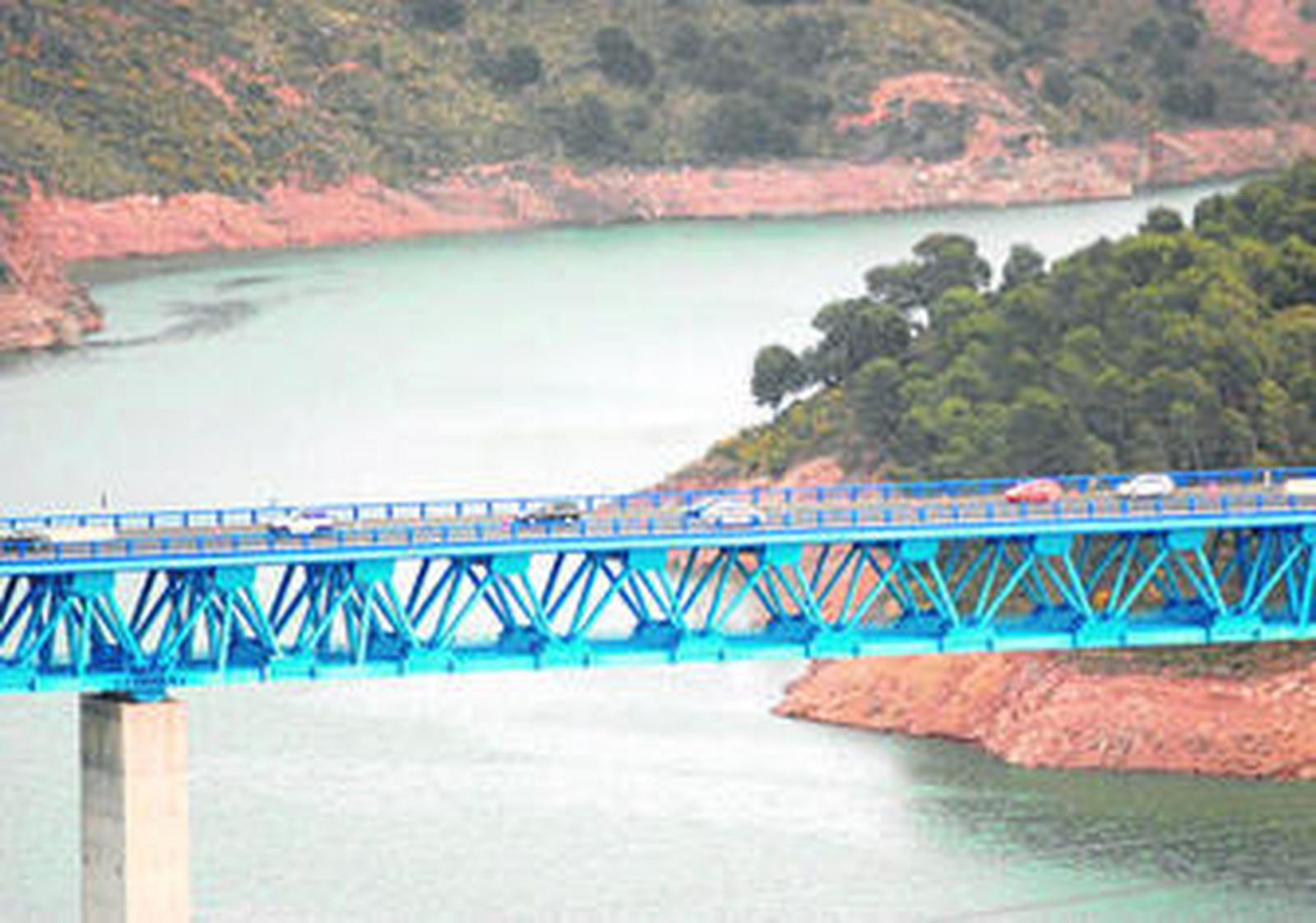 Feral llega a Granada para buscar soluciones y tender la mano a sus vecinos