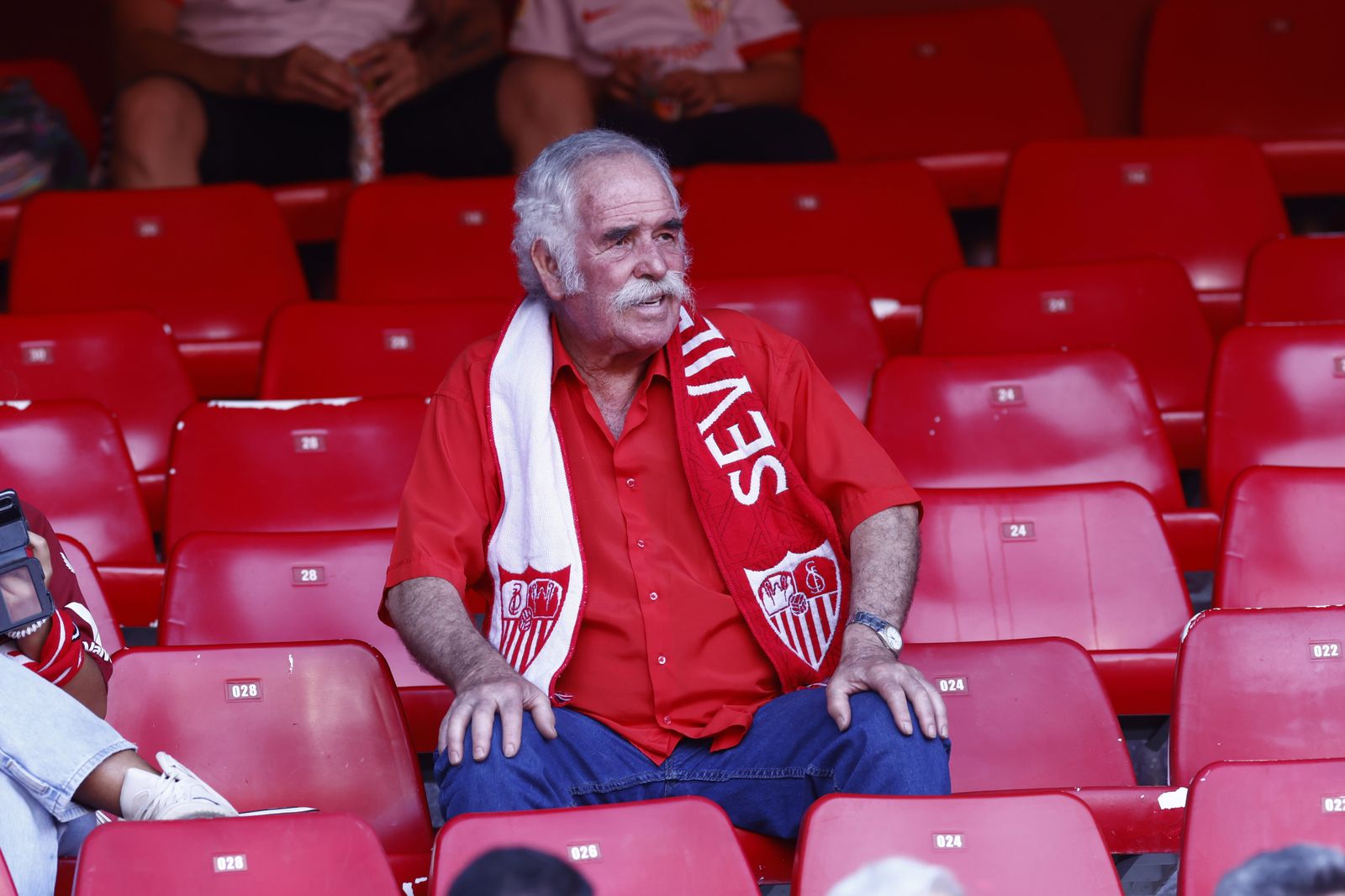 Búscate en las fotos del Sevilla-Valencia