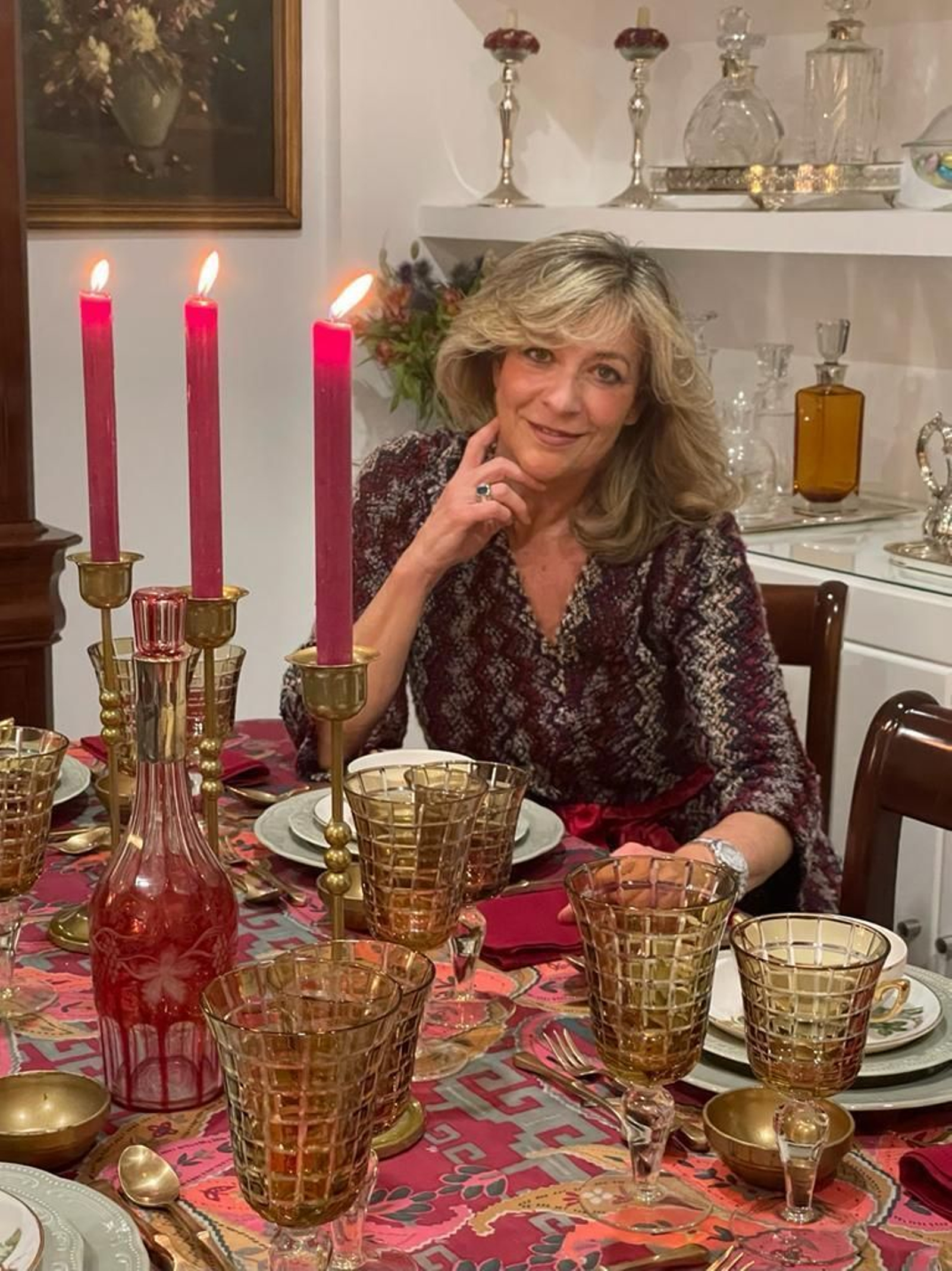 Silvia Díez posa junto a una de sus mesas, días atrás.