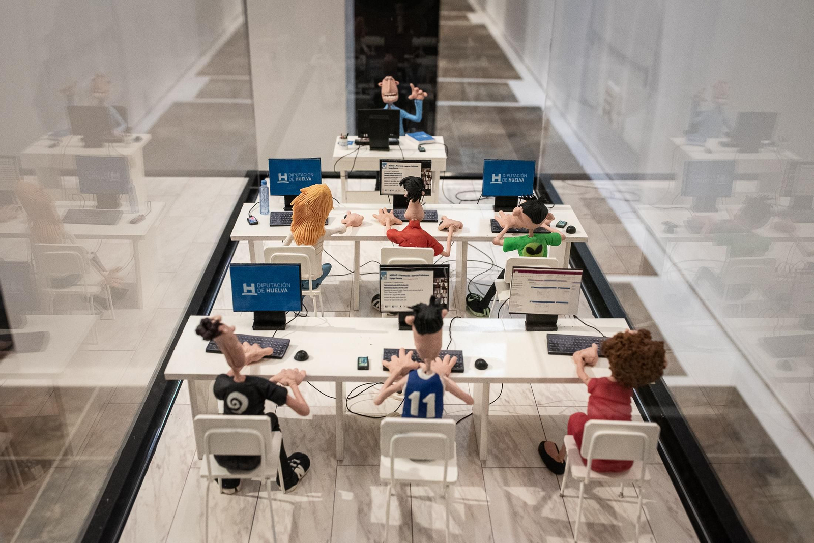 Imágenes de la inauguración de la exposición "200 años construyendo provincia"