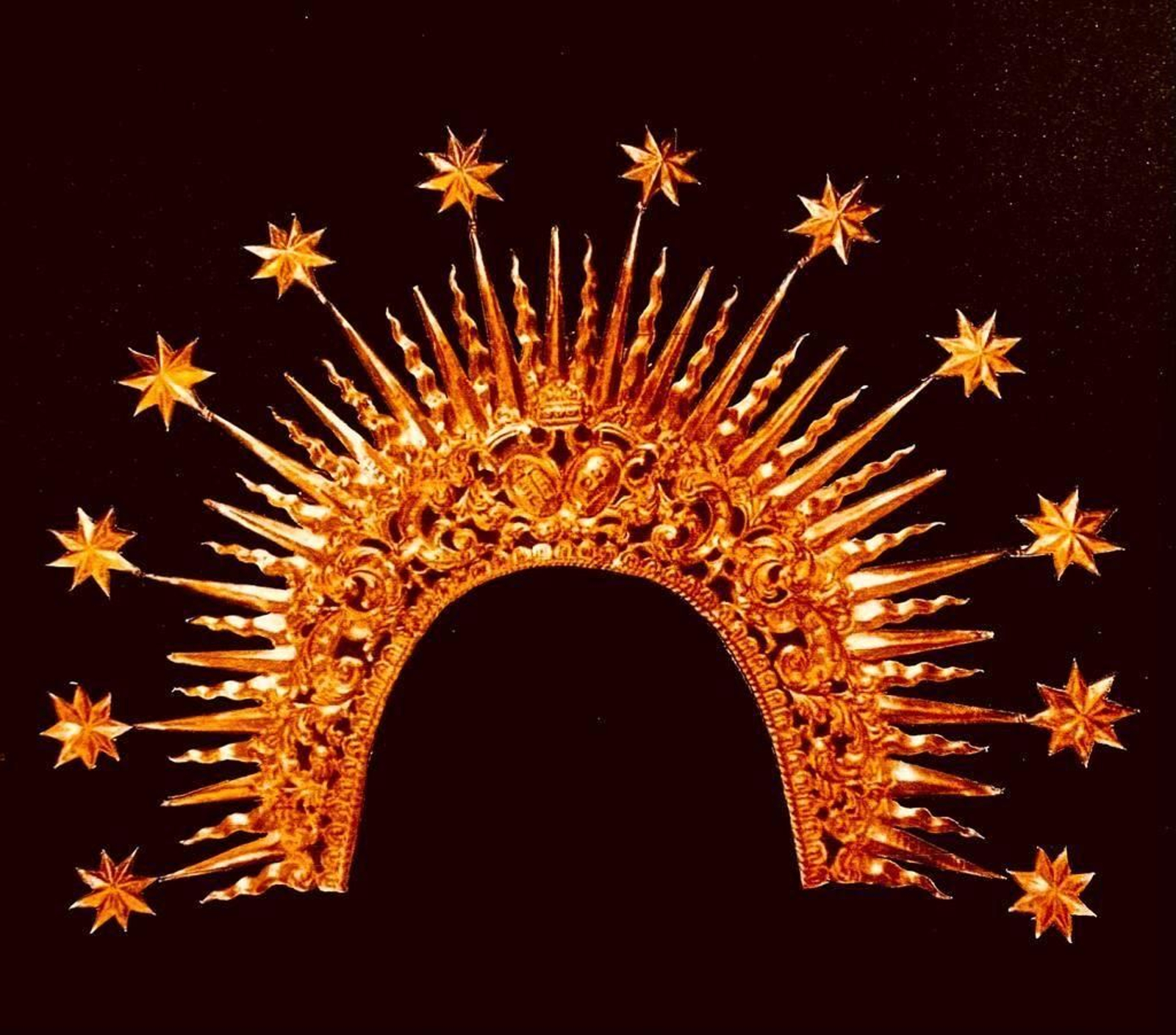 La nueva diadema de oro de la Piedad del Baratillo