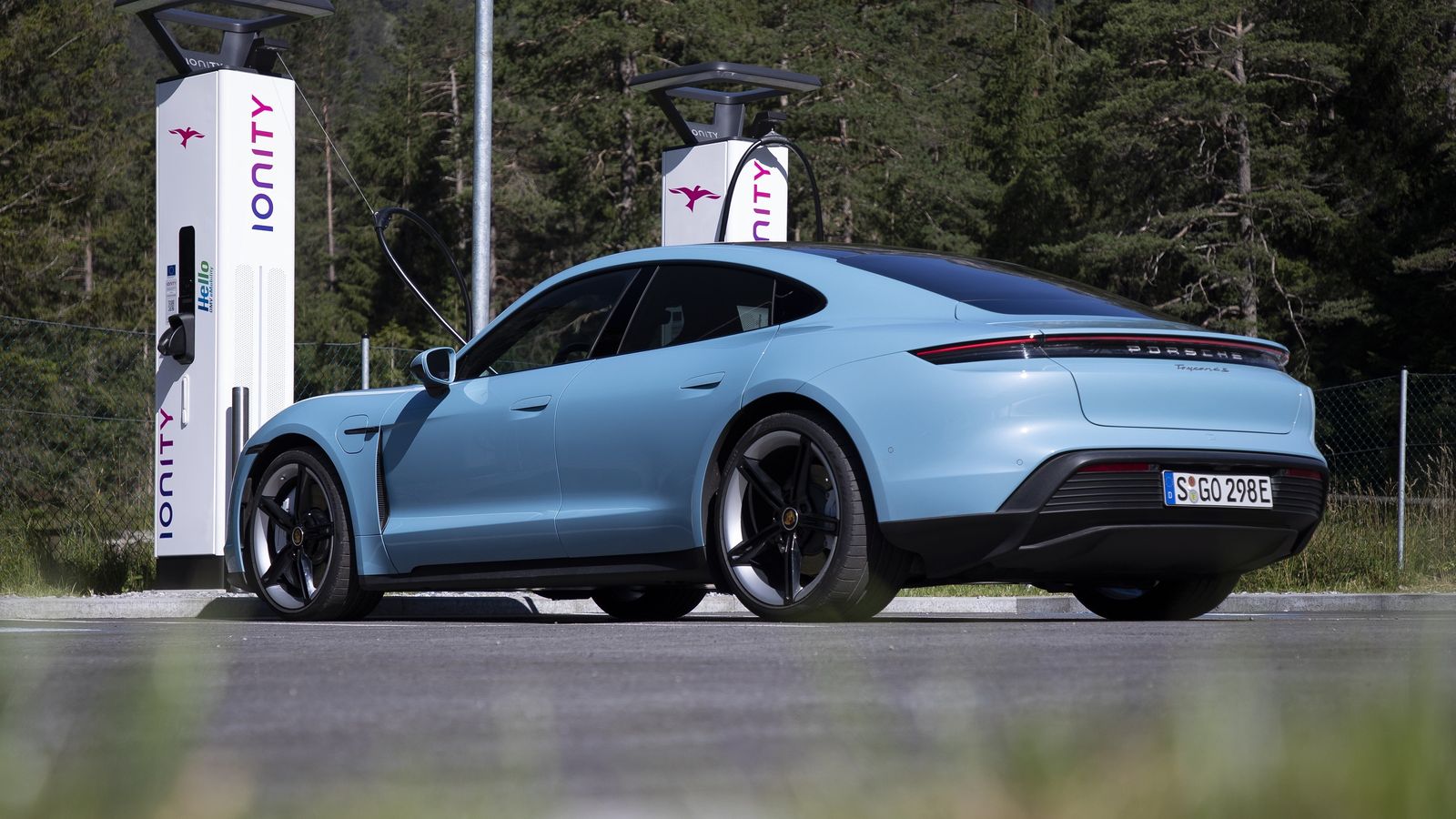 Las cargas más rápidas de la batería permitirán extraer todo el potencia de carga a las infraestructuras de Ionity: hasta 350 kW.