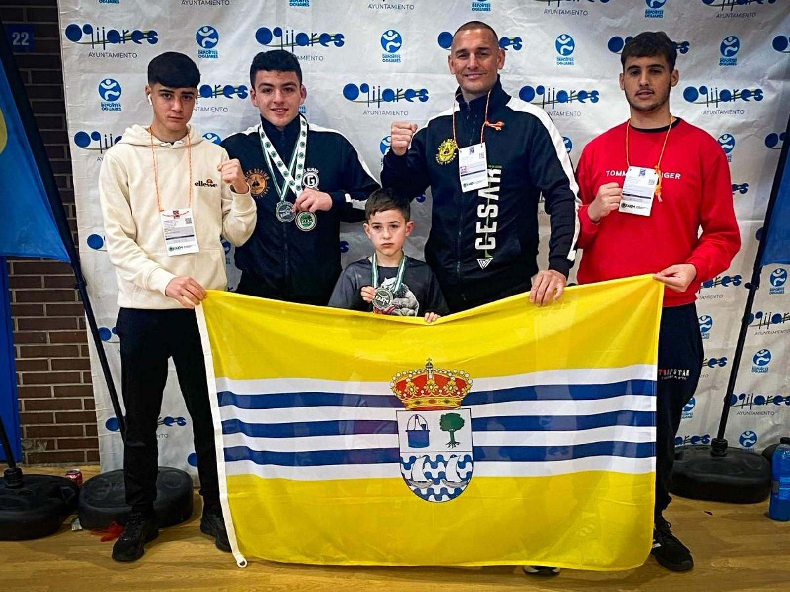 Algunos de los jóvenes deportistas isleños que han logrado medallas en el andaluz de Ogíjares  (Granada)