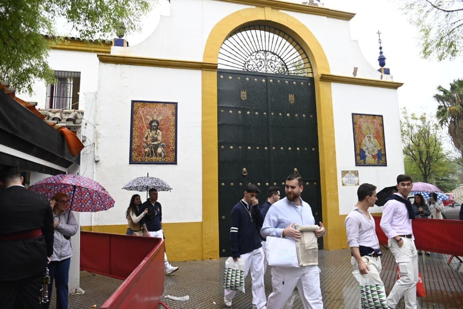 Intimidad en la Merced en este Lunes Santo de Córdoba, en imágenes