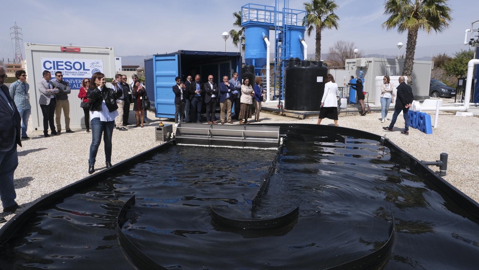 Imágenes de la inauguración del proyecto 'Life Phoenix' de AQUALIA, en la depuradora EDAR El Toyo