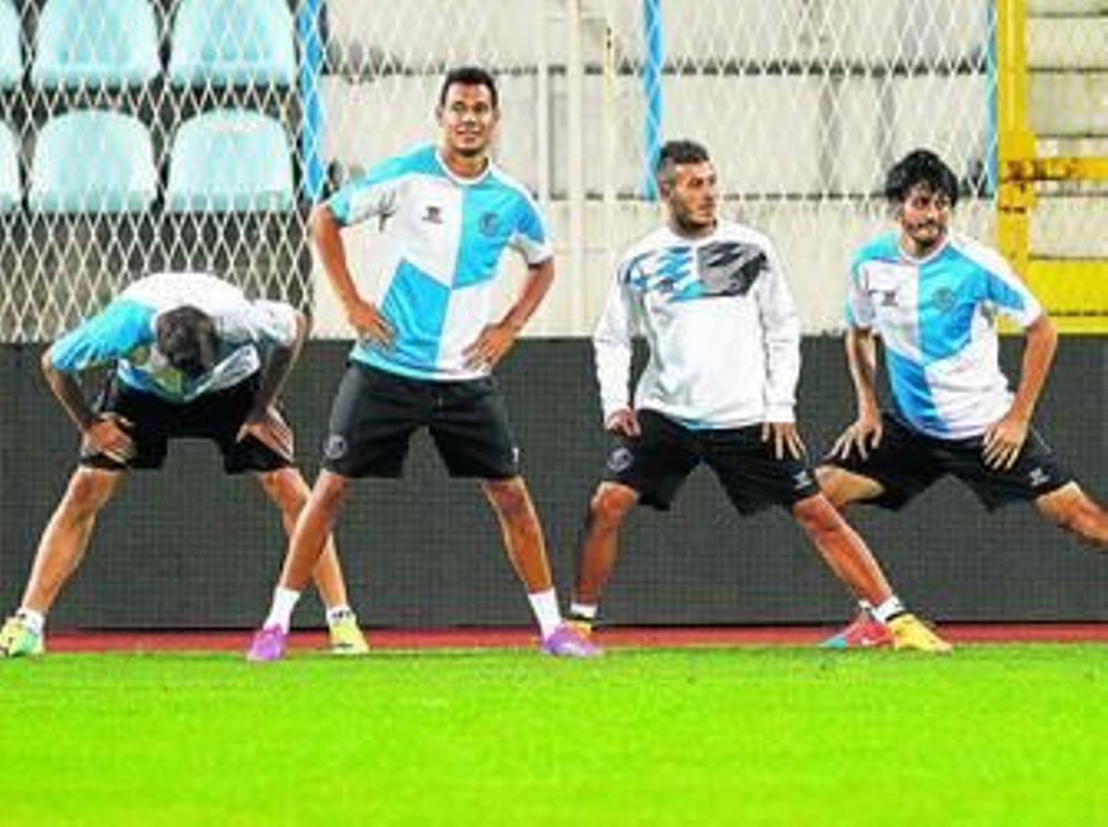 Krychowiak, Kolodziejczak, Figueiras y Arribas, en una práctica.