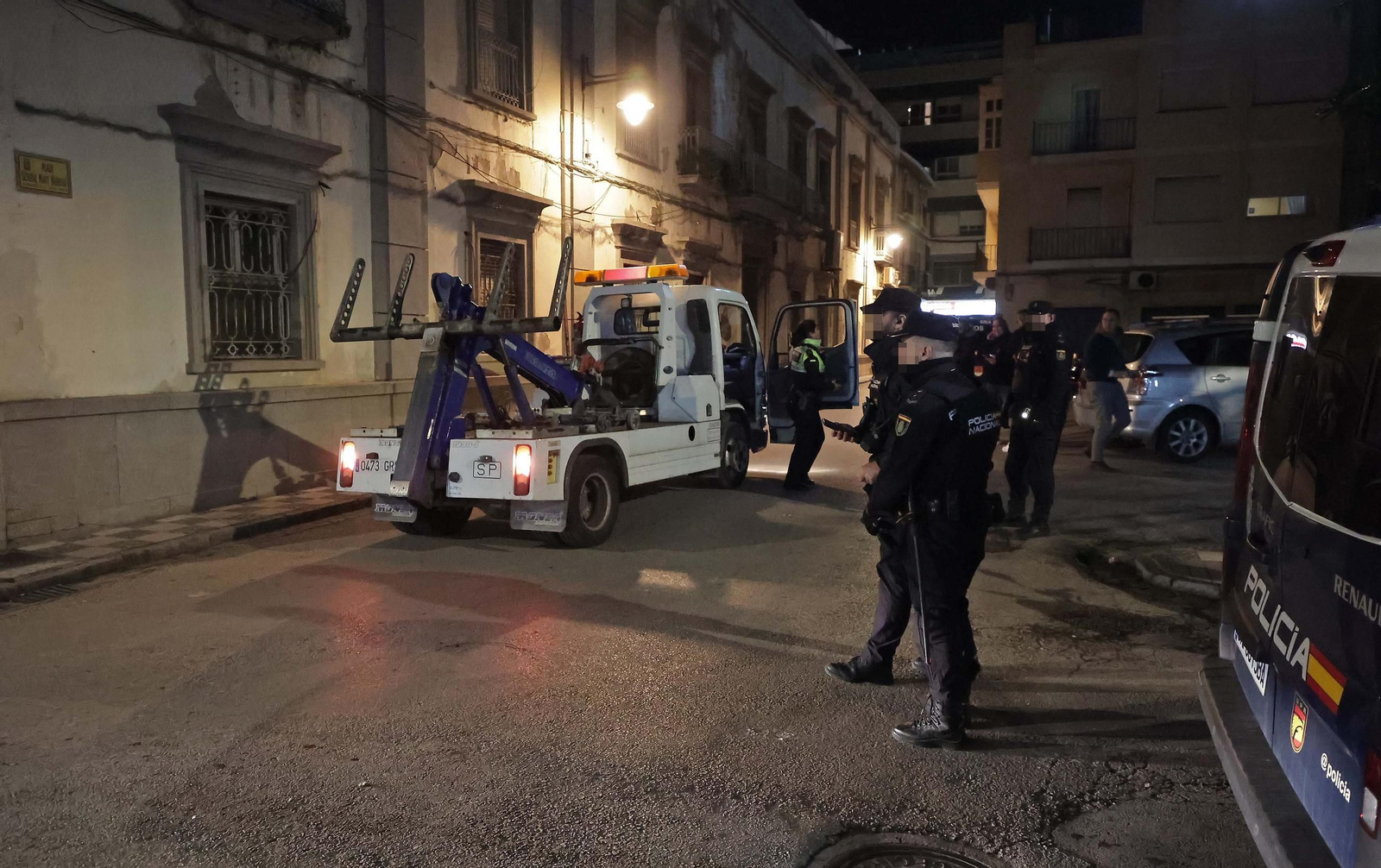 Fotos del despliegue de la Policía Nacional en el barrio de La Caridad de Algeciras