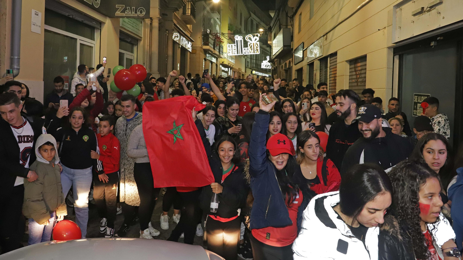 Fotos de la celebración en Algeciras de la victoria de Marruecos sobre España en Qatar