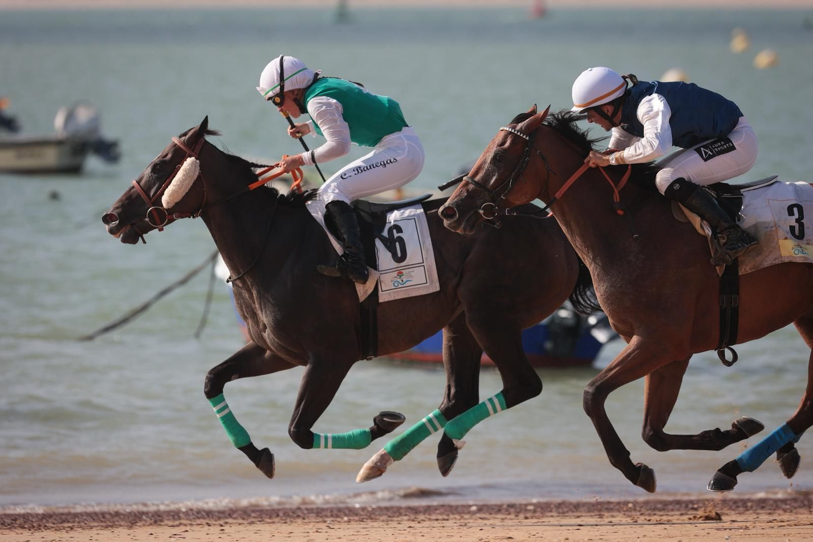 Imágenes de la última jornada del primer ciclo de las Carreras de Caballos de Sanlúcar 2025