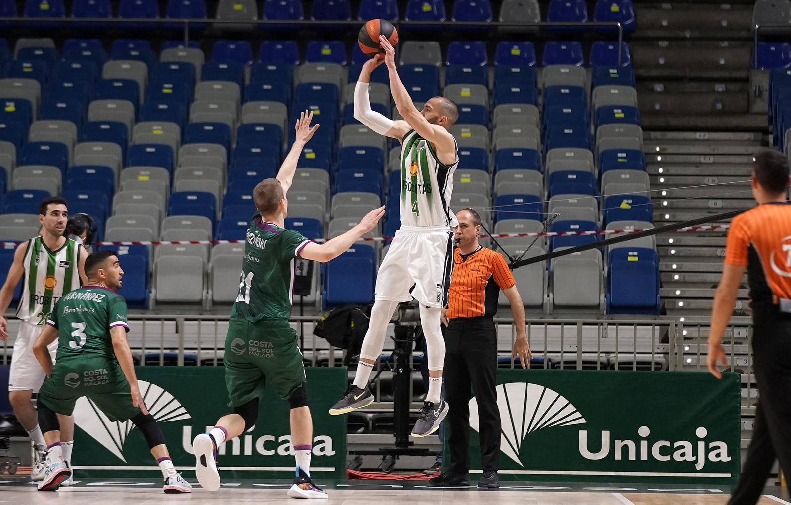 El Unicaja-Joventut, en fotos