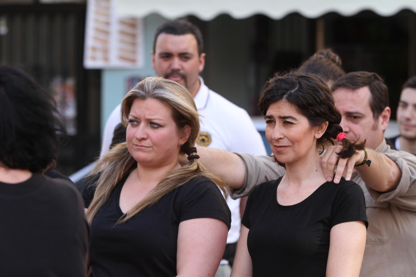 El ensayo de la cuadrilla de mujeres de la Hermandad del Santo Entierro, en imágenes