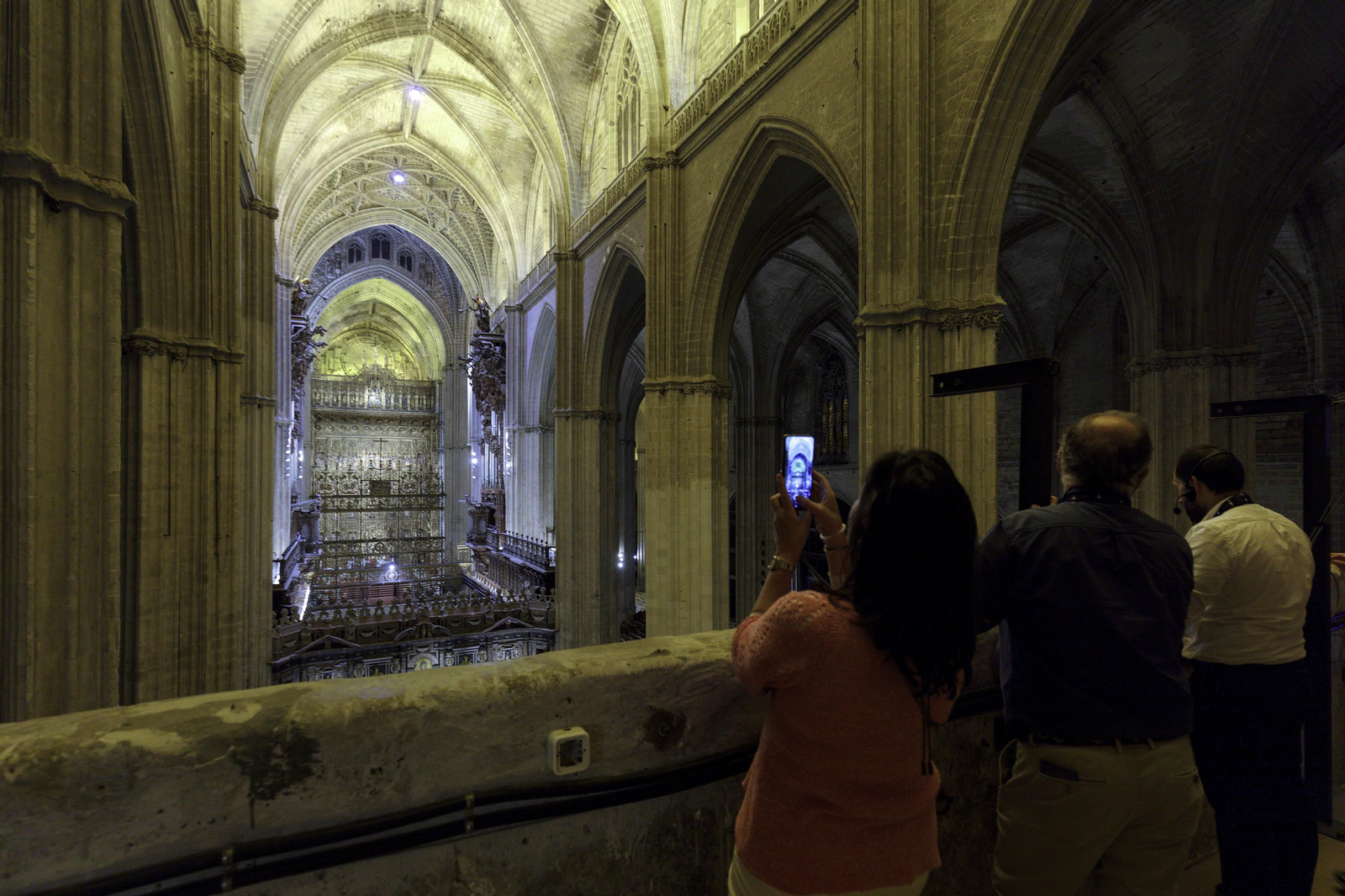 Recorrido de la visita por las cubiertas de la Catedral de Sevilla, al atardecer