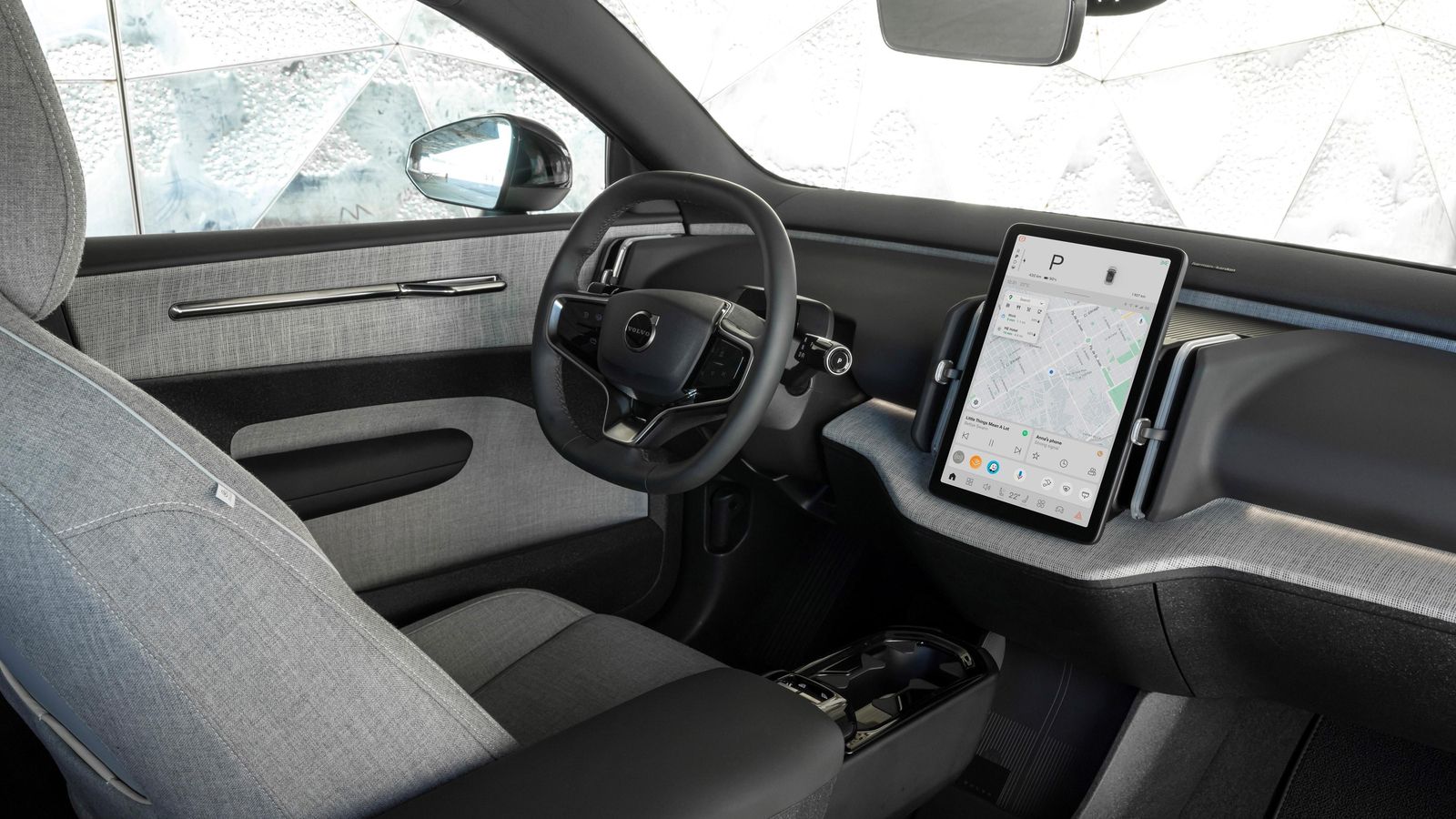 La protagonista del interior de este Volvo es la pantalla por la que pasa casi cualquier función, al estilo de los Tesla.