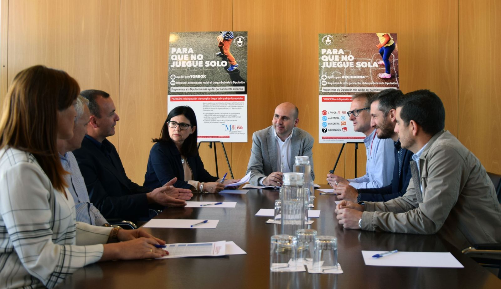 El PSOE propone ampliar el cheque-bebé para evitar la despoblación.