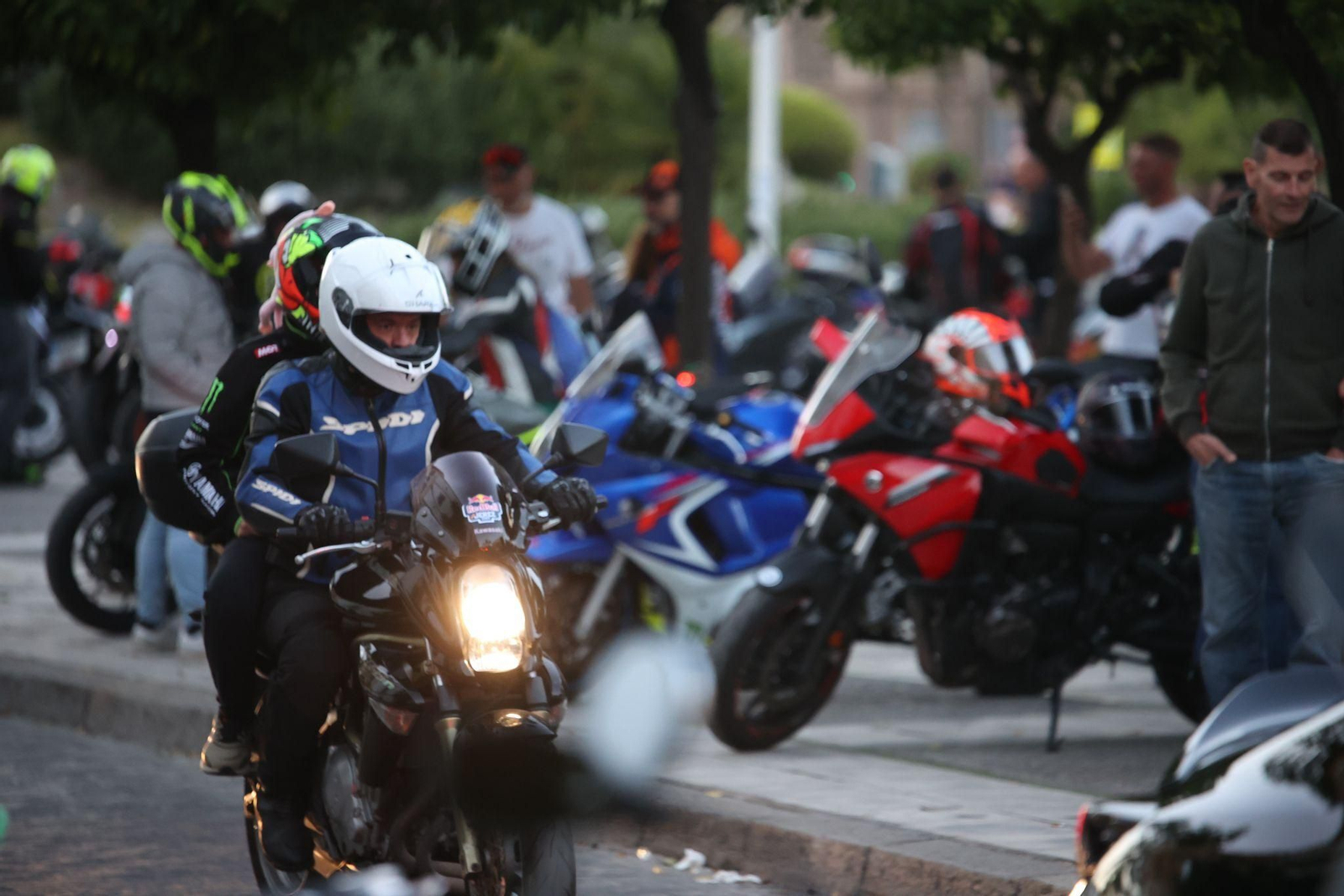Ambiente motero en Jerez el jueves del Gran Premio de MotoGP