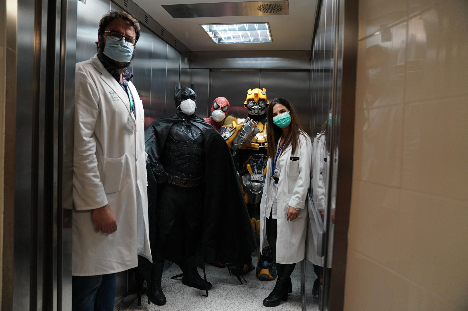 Fotos de Spiderman en el Hospital Materno de Málaga Fotos de Spiderman en el Hospital Materno de Málaga