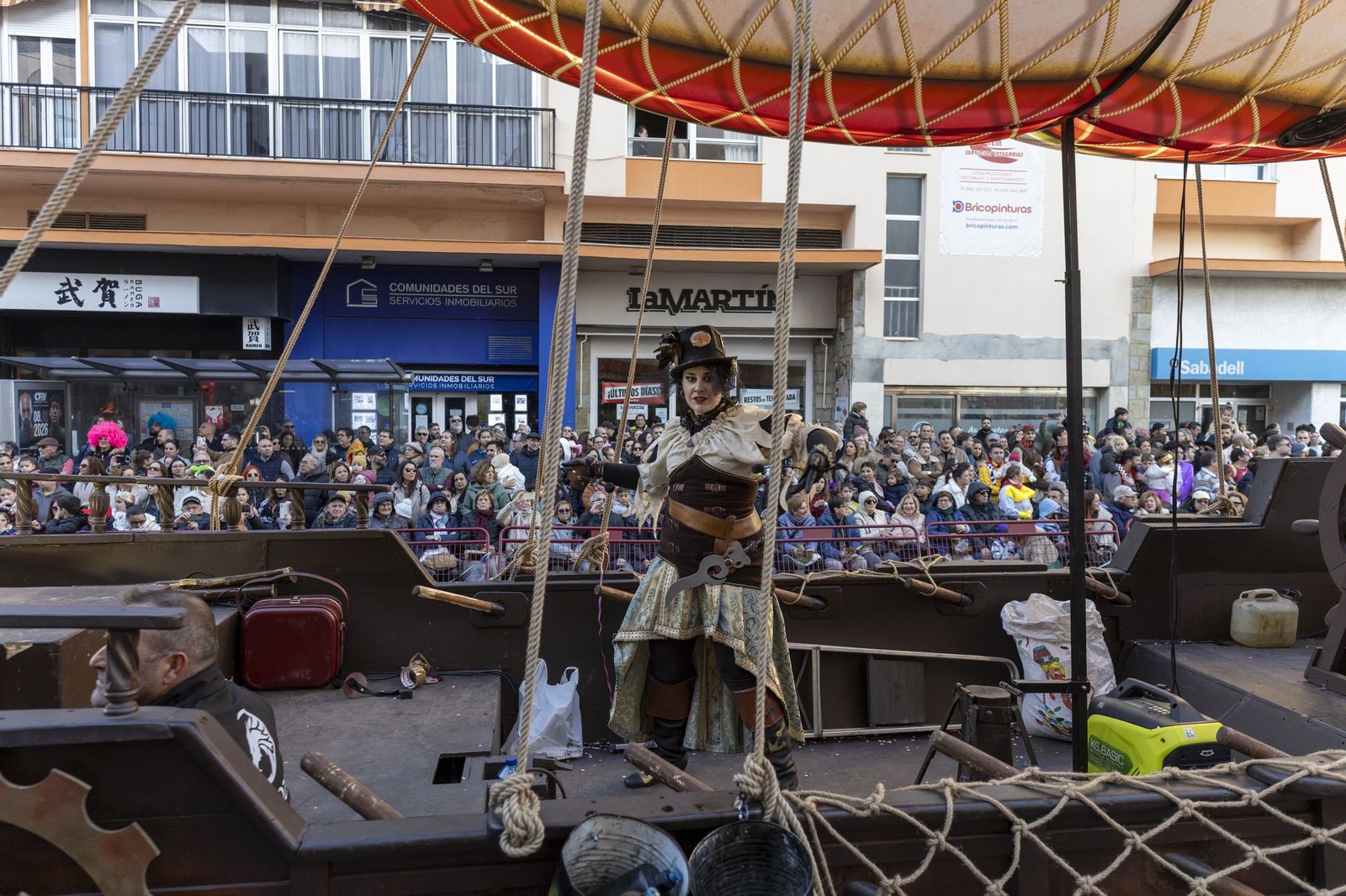 Las mejores imágenes de la Cabalgata del Carnaval de Cádiz 2026