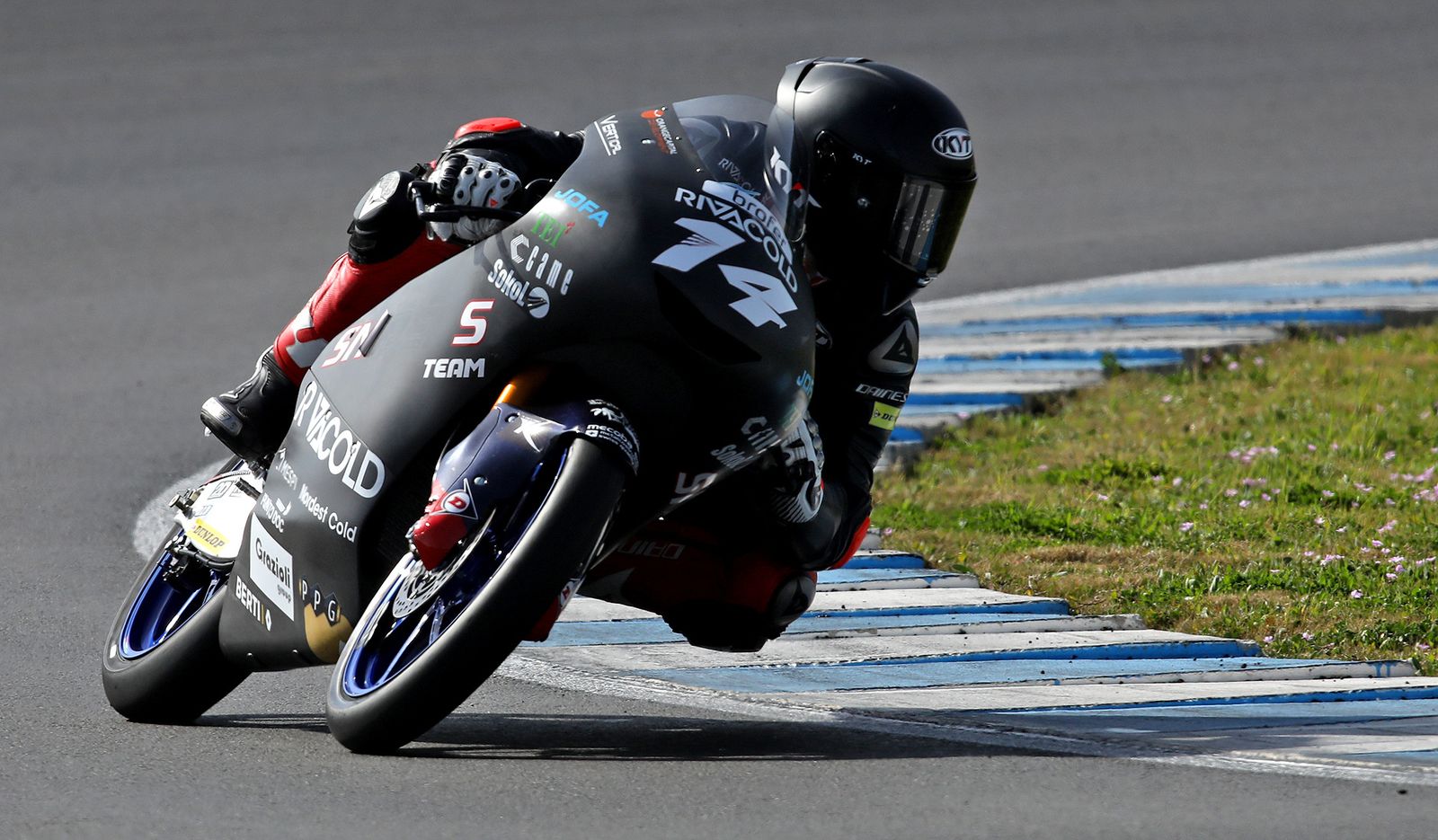 Imágenes de los entrenamientos de Moto2 y Moto3