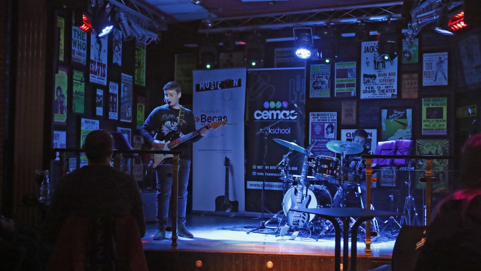 Conciertos en directo en la sala Long Rock