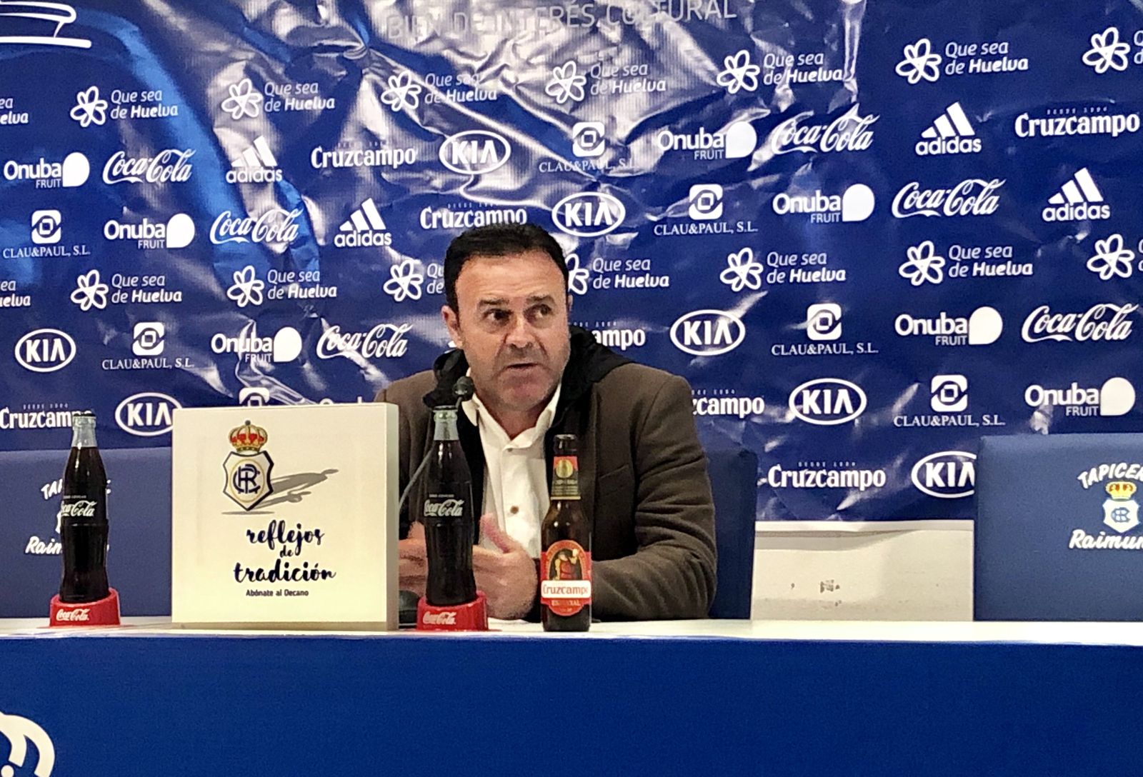 Salmerón, durante la rueda de prensa de hoy.