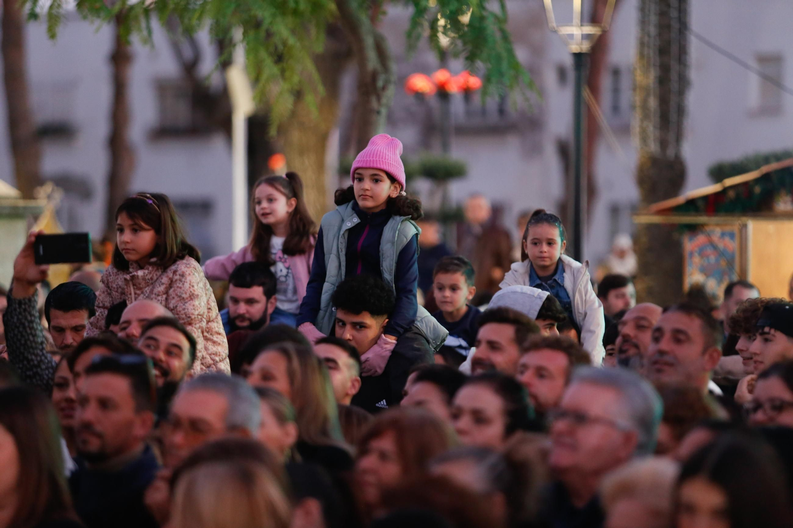 Las fotografías del encendido del alumbrado de Navidad en San Roque