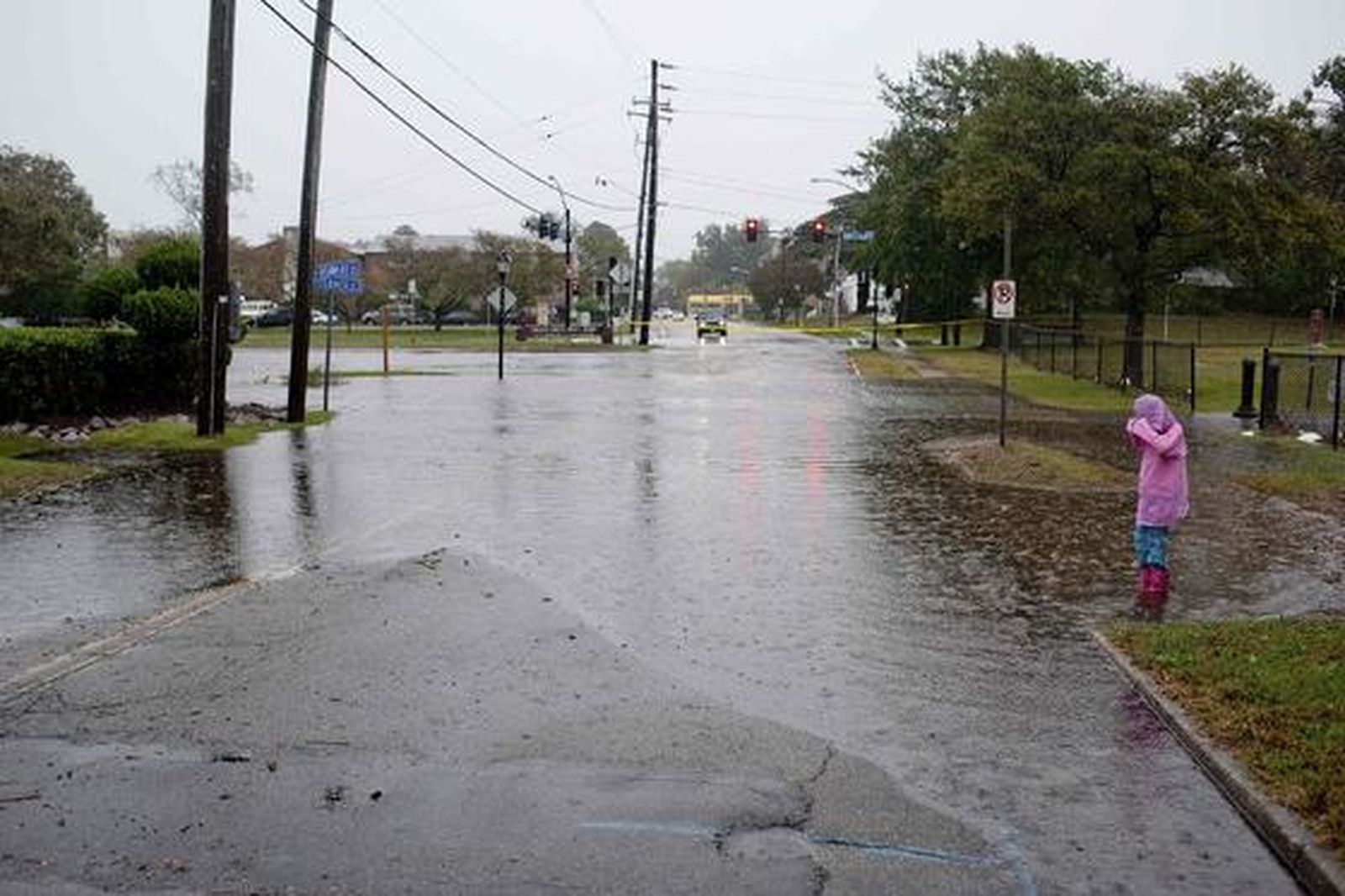 Nueva York ordena evacuaciones y cierra escuelas y transportes por el huracán 'Sandy'