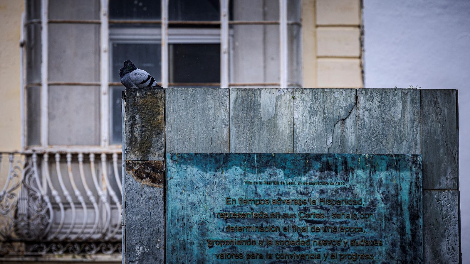 El deterioro de la plaza de la Iglesia en San Fernando, en imágenes