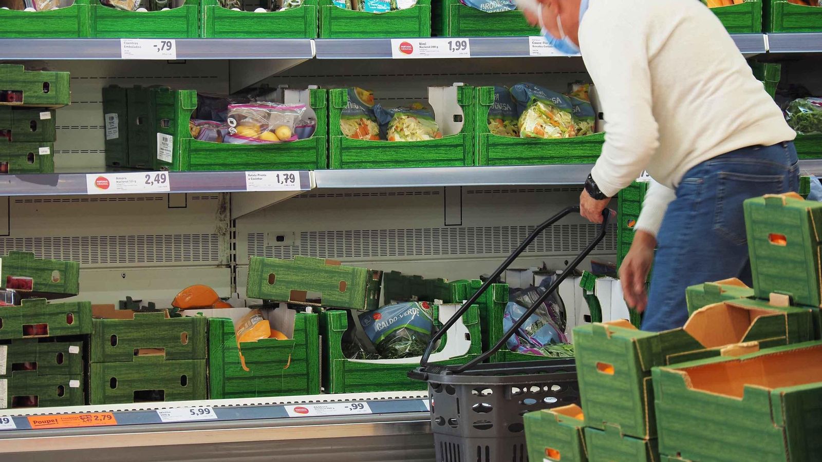 Los productos frescos no han faltado en los lineales de los supermercados portugueses