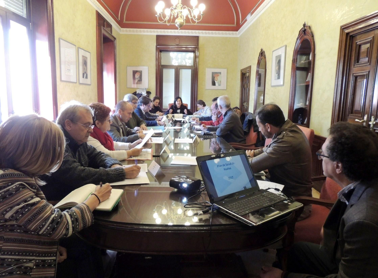 Participantes en la última reunión del Consejo Local de Salud. Participantes en la última reunión del Consejo Local de Salud.
