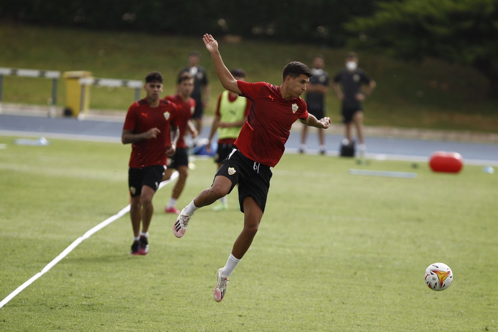 Robles conforma con Caballero y Puñal la representación del filial en la pretemporada