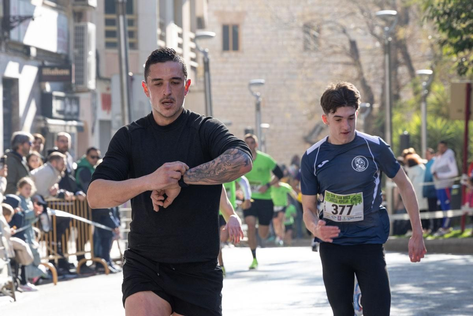 Deporte y solidaridad se unen en la IV Carrera Popular IES San Juan Bosco, en imágenes