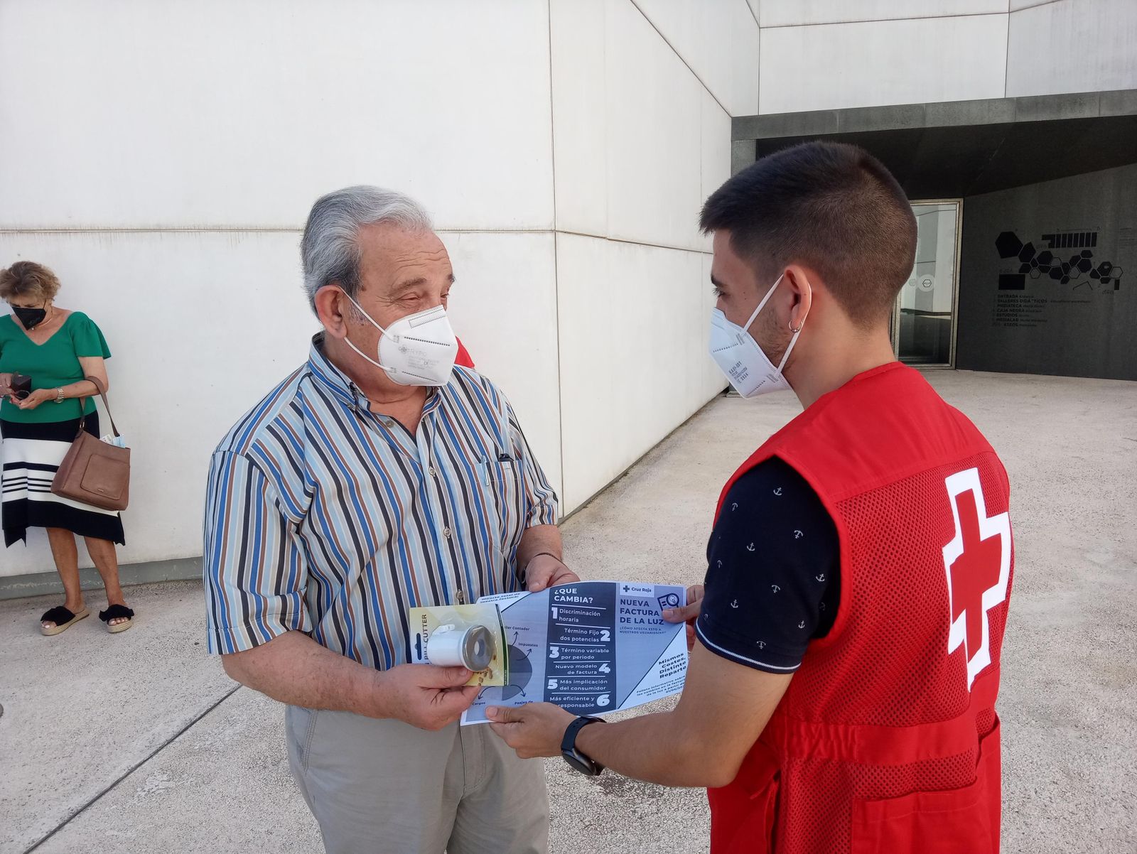 Campaña de Cruz Roja sobre las tarifas eléctricas.