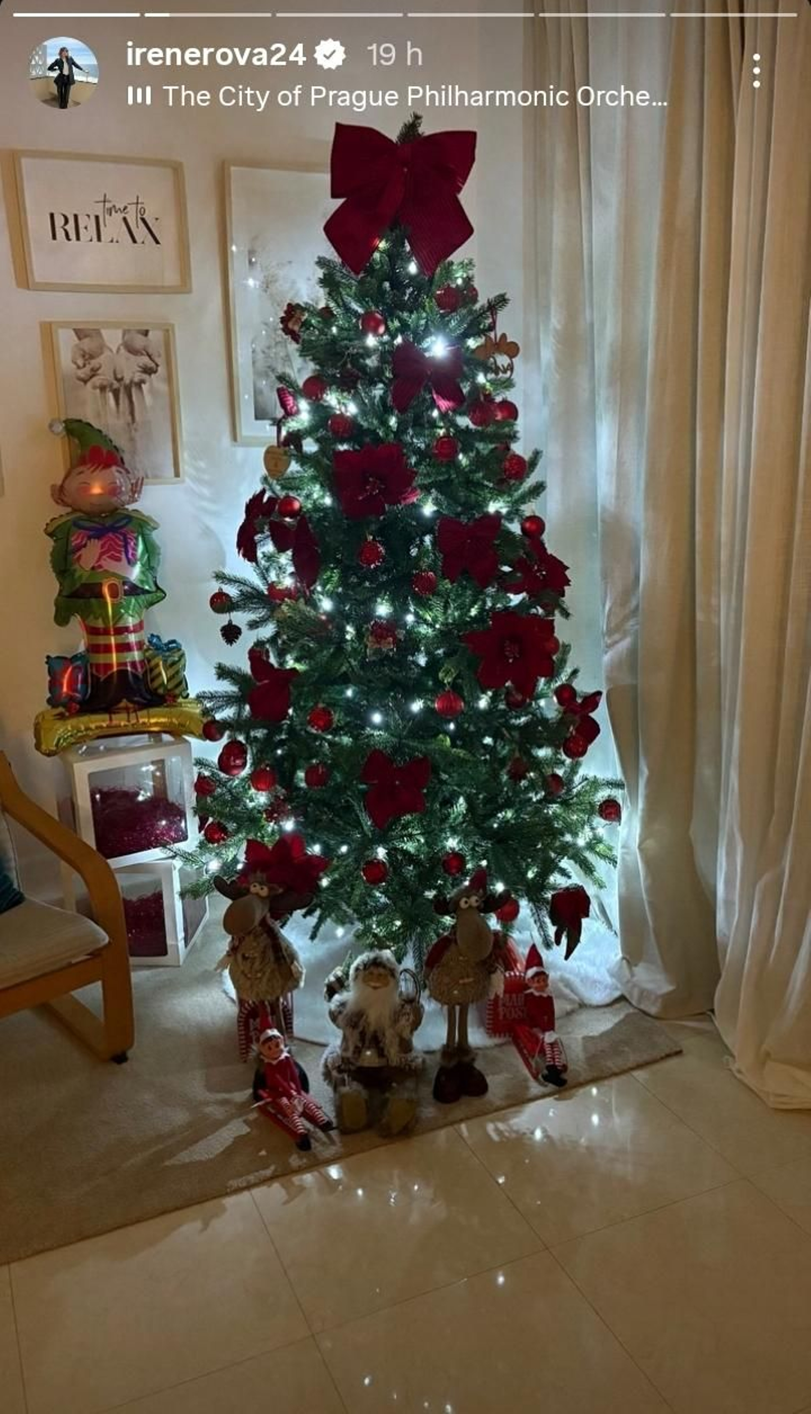 El árbol de Navidad que ha instalado Irene Rosales en su casa.