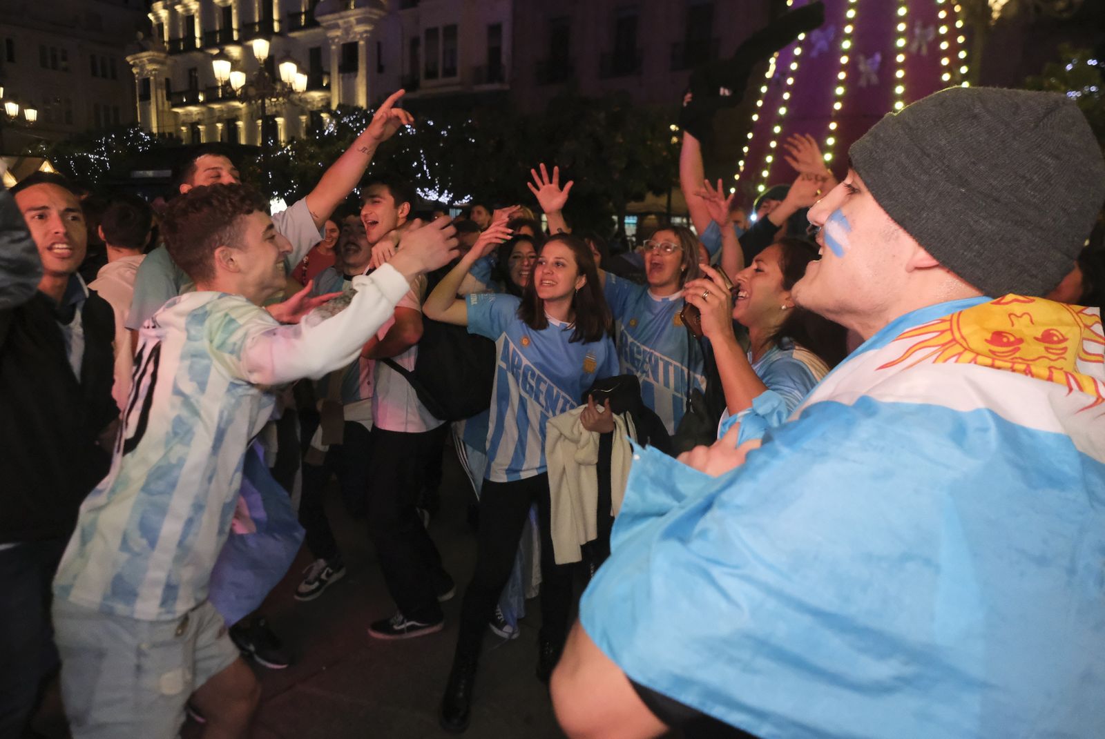 La celebración en Córdoba de la victoria de Argentina en el Mundial de Qatar, en imágenes