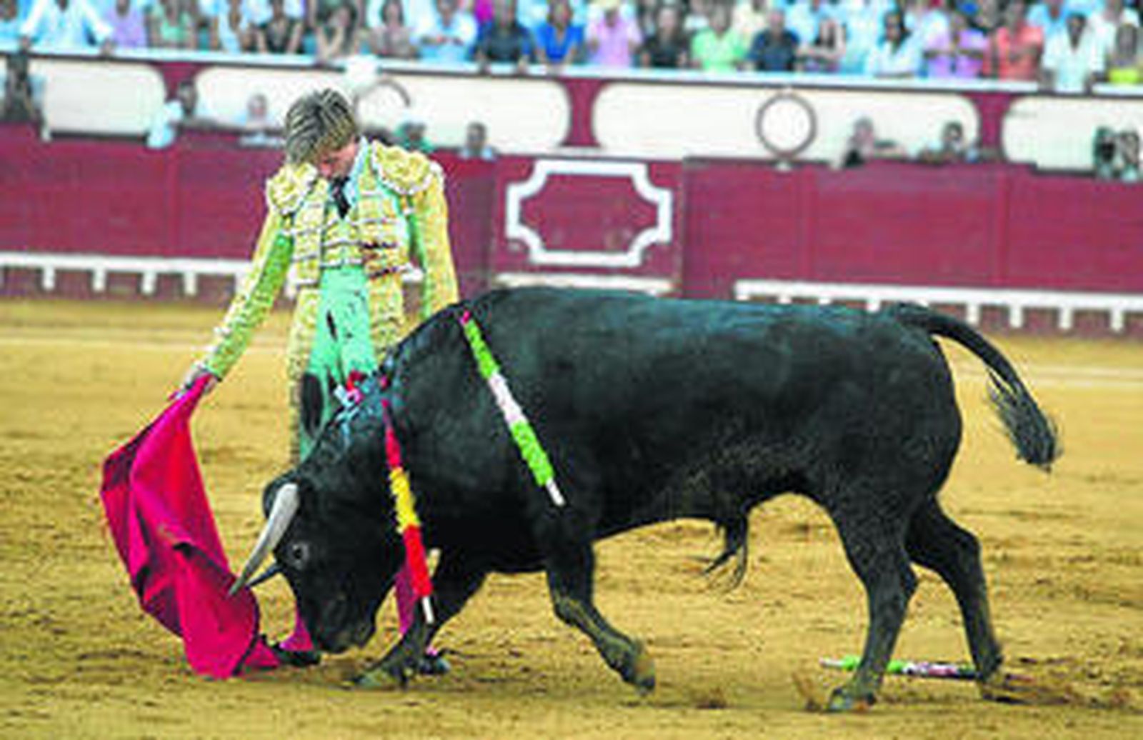 Alejandro Morilla durante una actuación en la Plaza Real.