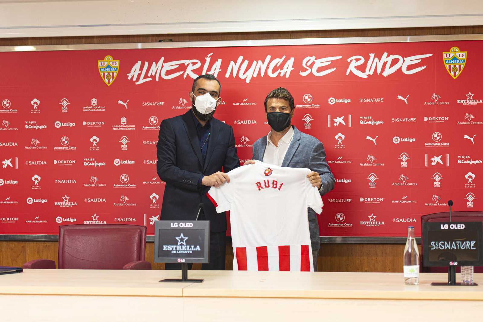 Presentación de Rubi como nuevo entrenador del Almería
