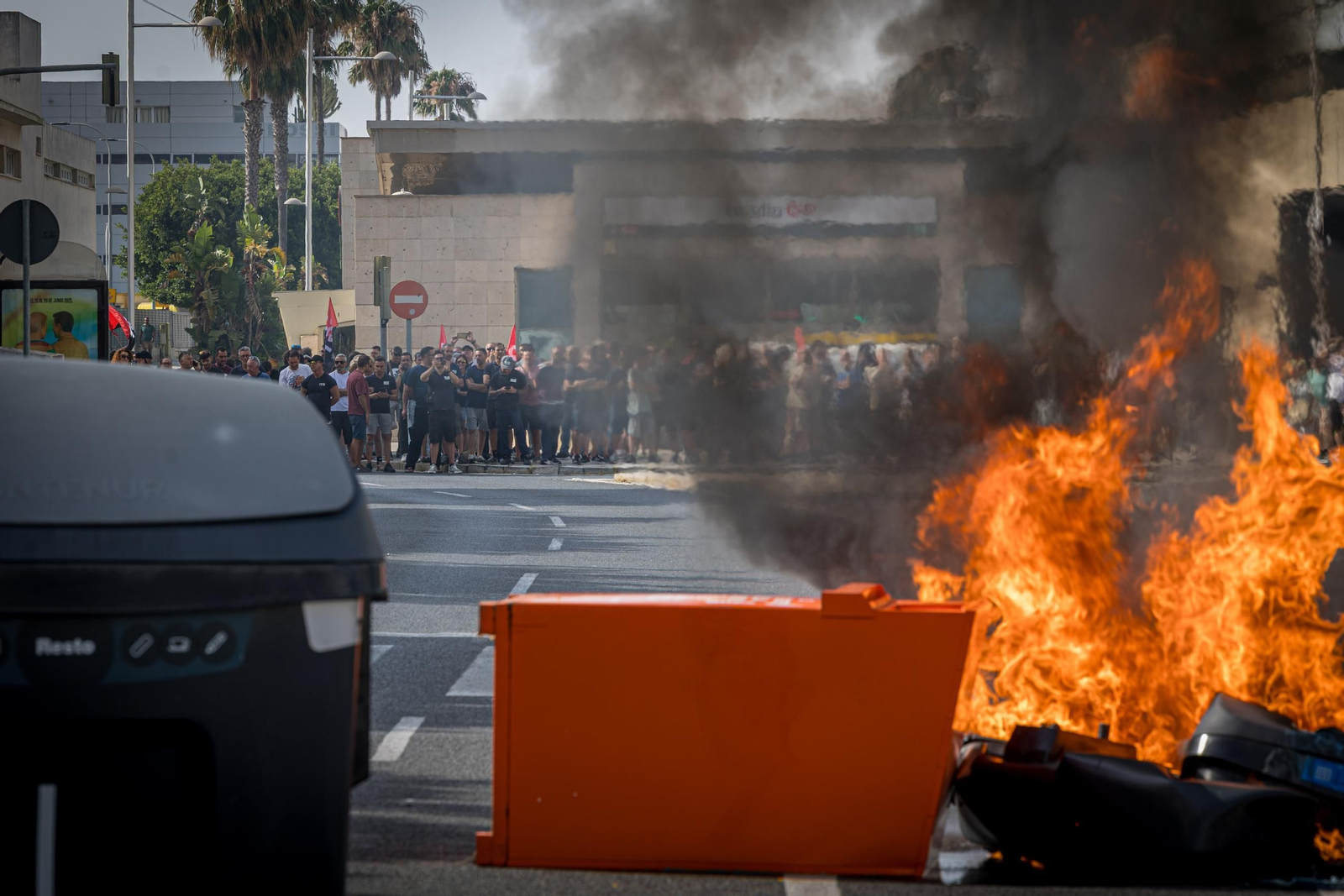 Imágenes del primer día de huelga de los trabajadores del sector del metal en Cádiz Imágenes del primer día de huelga de los trabajadores del sector del metal en Cádiz