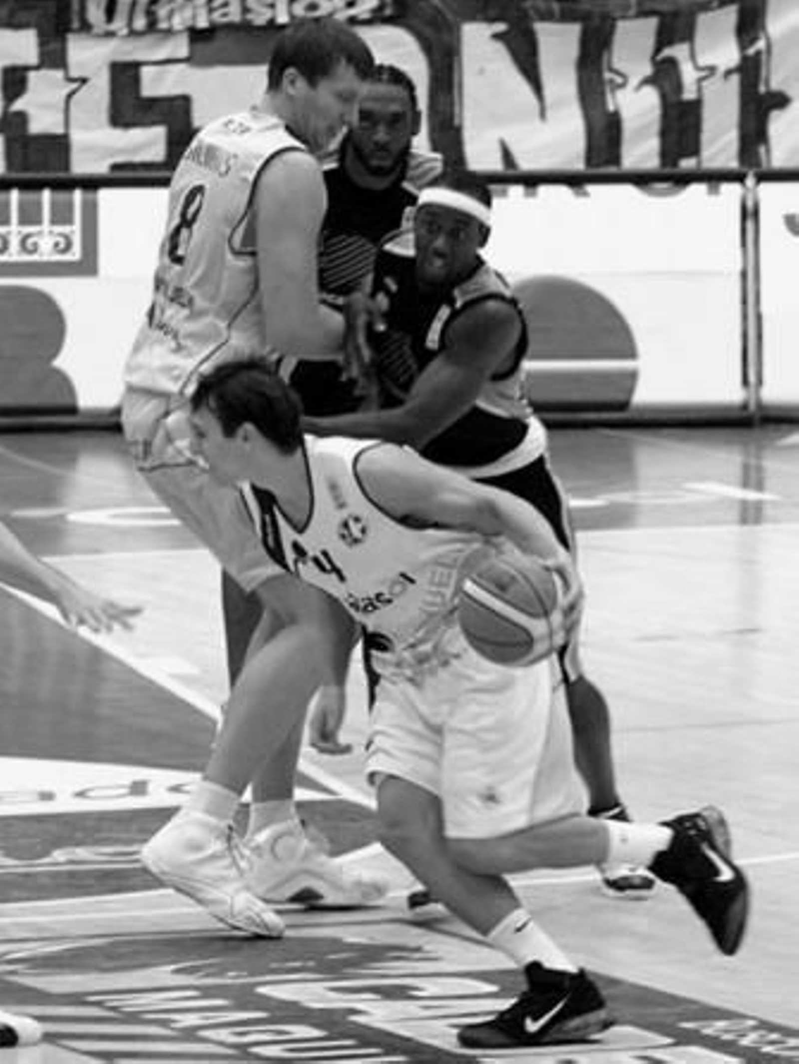 Van Lacke y Silinskis fueron dos de los destacados en el partido de la pasada jornada en Alicante.