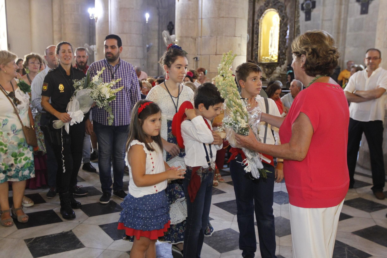 Fotogalería ofrenda floral a la Virgen del Mar. Feria de Almería 2019