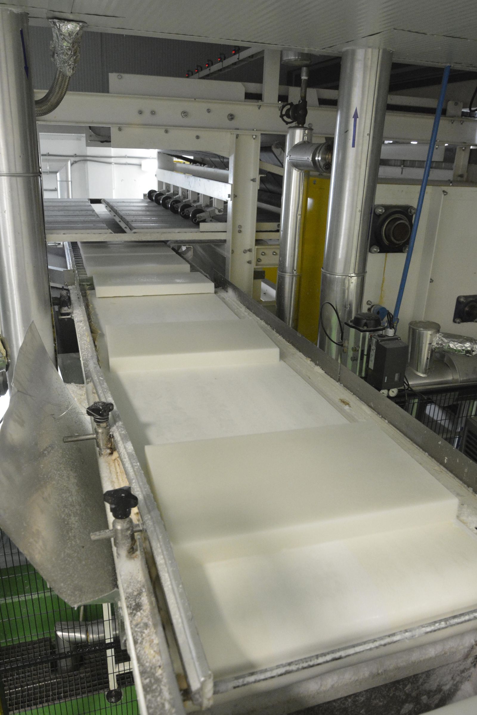 Las tabletas de parafina ya desmoldadas, listas para empaquetar.