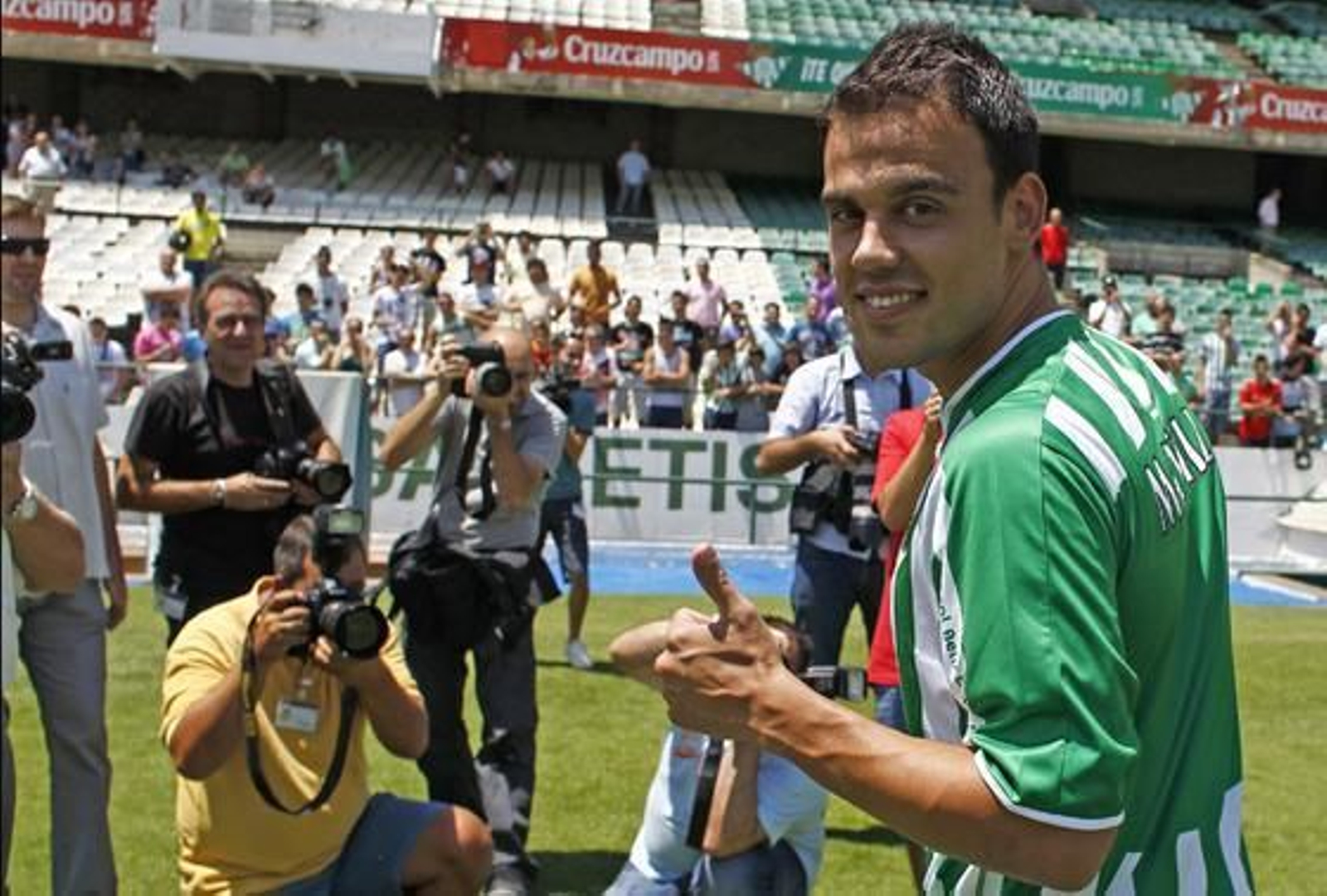 Presentación de Matilla, el nuevo jugador verdiblanco. 

Foto: Antonio Pizarro