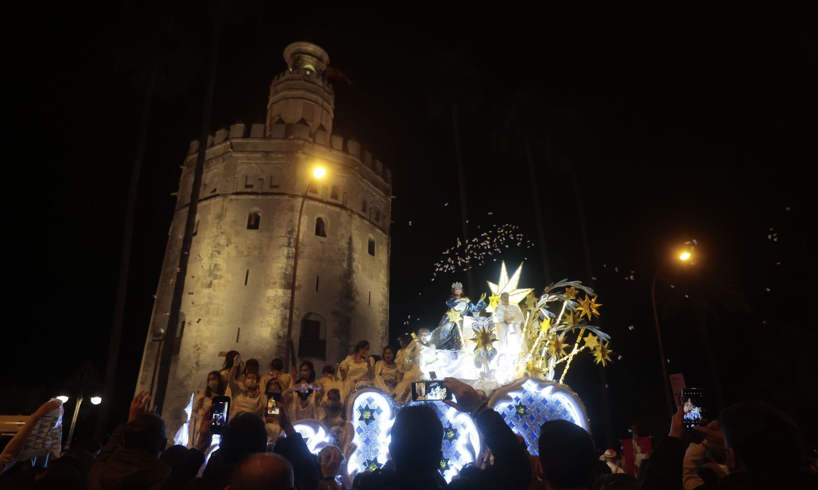 Imágenes de la cabalgata por el Paseo de Colón
