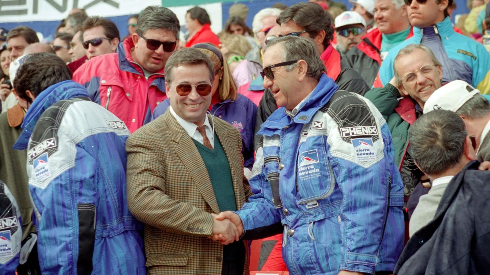Jerónimo Páez y Pepe Sevilla se chocan la mano en la clausura del campeonato