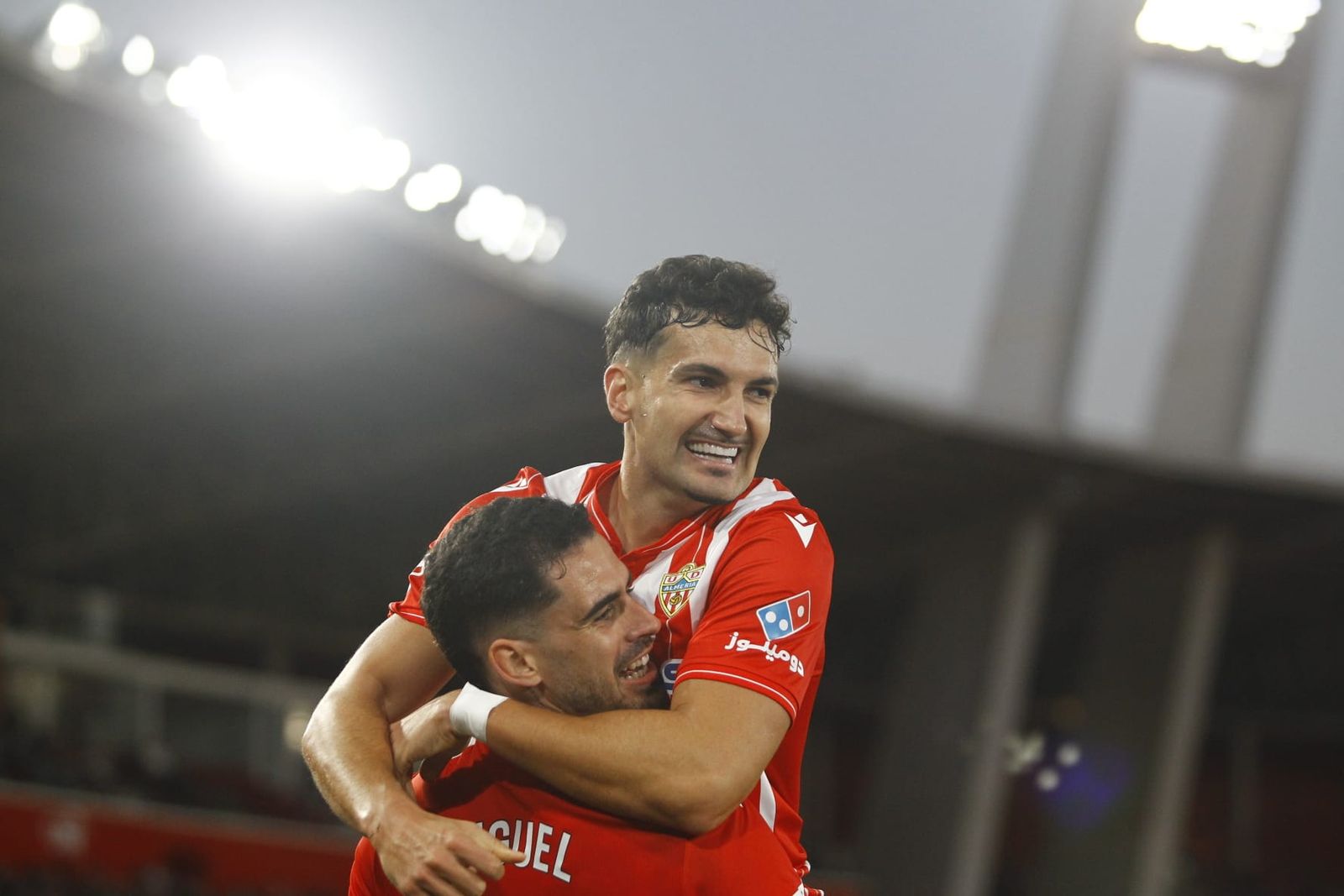 De la Fuente y Álex Muñoz firmaron el 1-0 y el 2-0, respectivamente