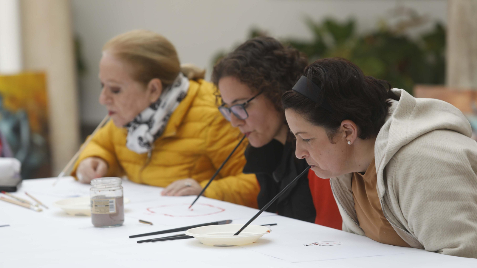 Las fotos del taller de pintura del artista Krzysztof Kosowski