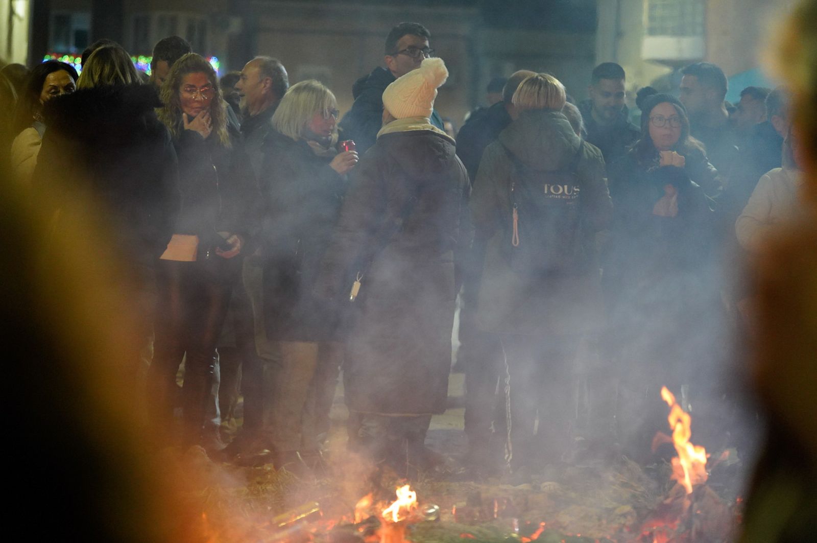 Jaén brilla y disfruta al fuego de las lumbres de San Antón