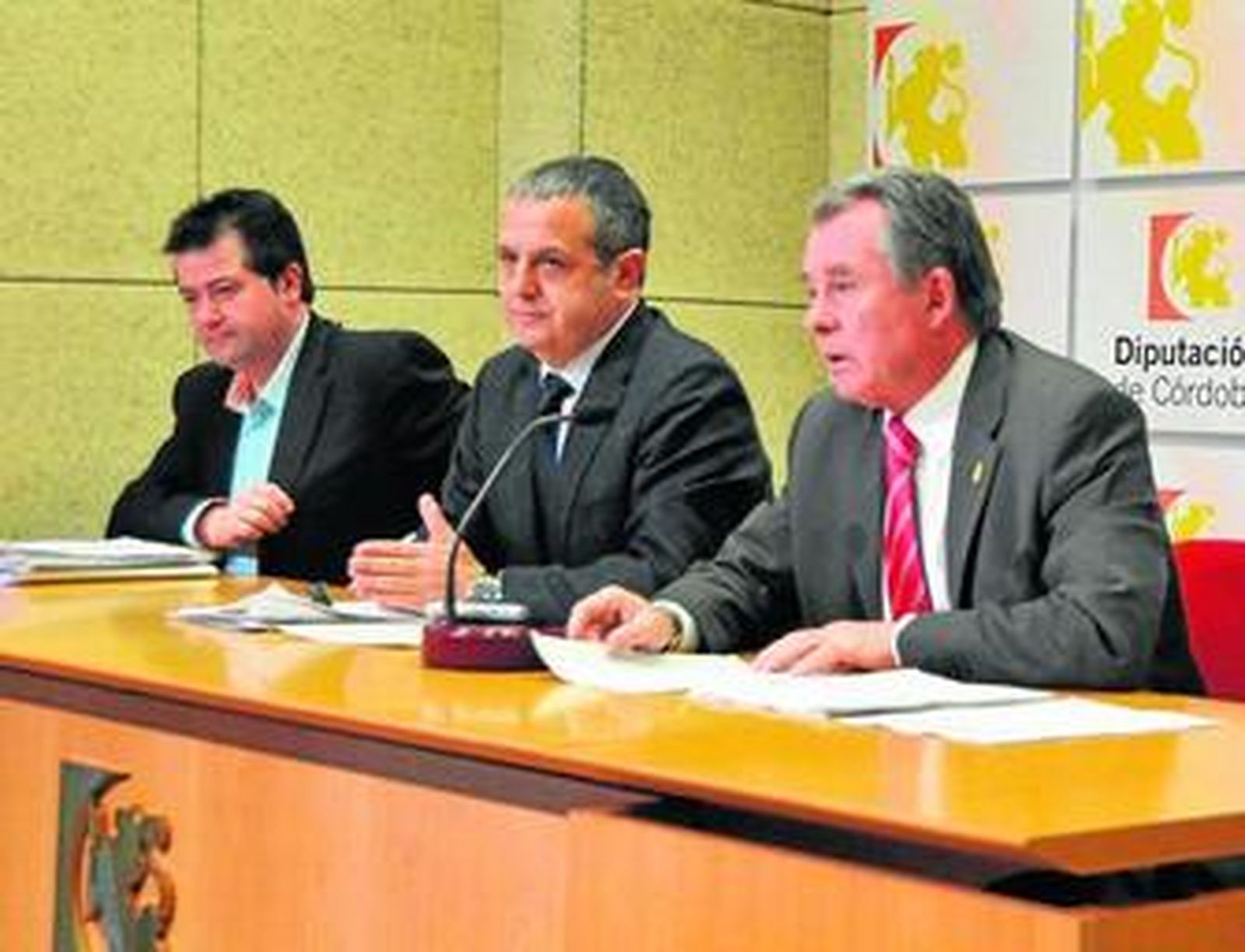 El gerente del consorcio, Juan Carlos Jurado, y los vicepresidentes Salvador Fuentes y Manuel Gutiérrez.