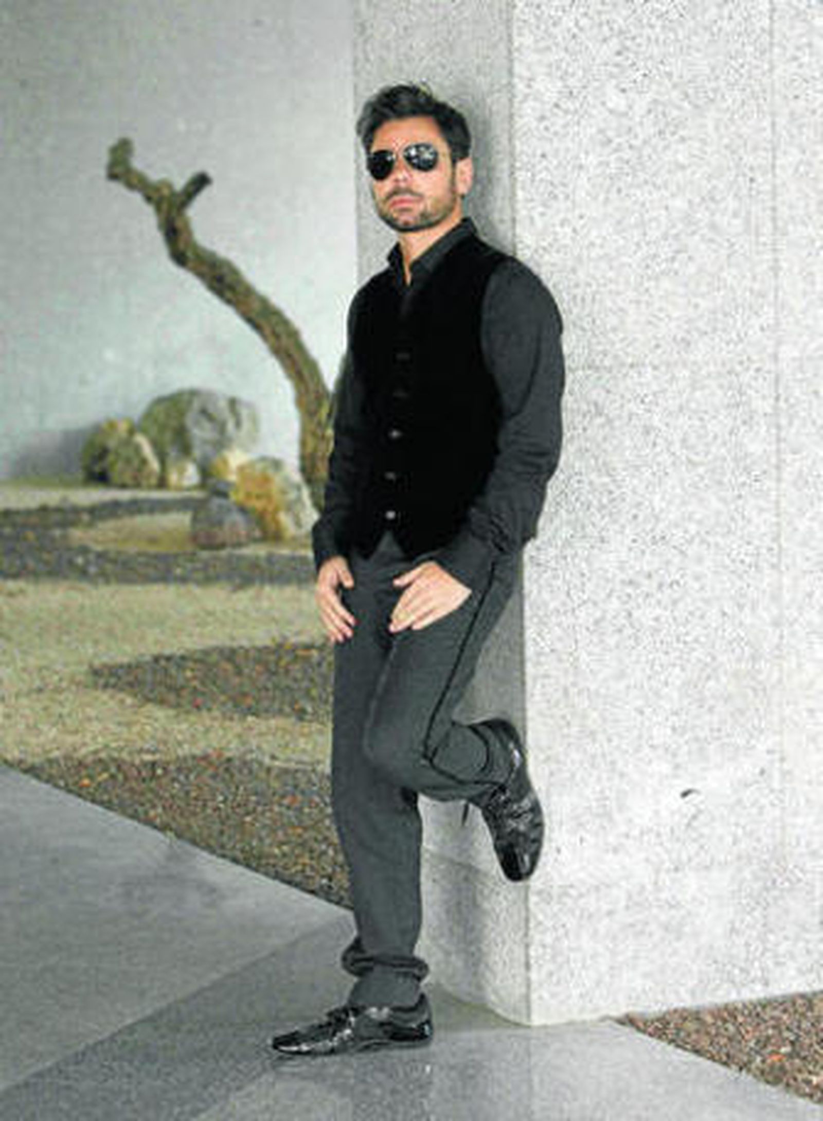 Miguel Poveda llega mañana a Málaga con nuevo disco bajo el brazo.