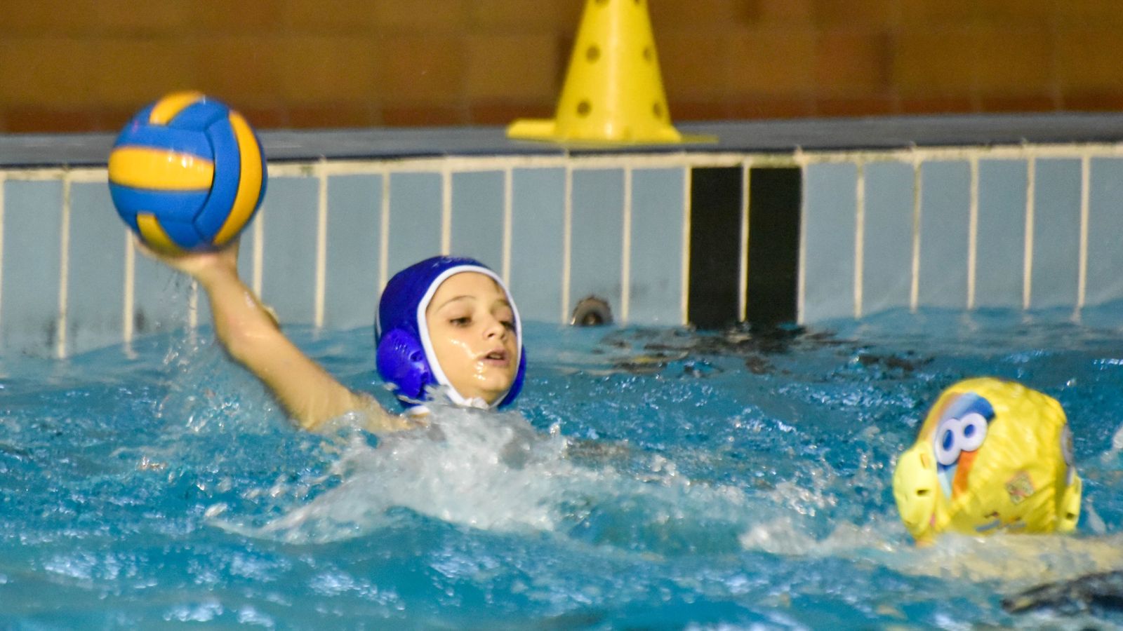 Las fotos del I Torneo benefico de Waterpolo Benjamin Proyecto 'Por una Sonrisa'